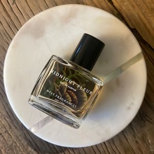 Near Fragrance Midnight Fleur 7.5 mL bottle